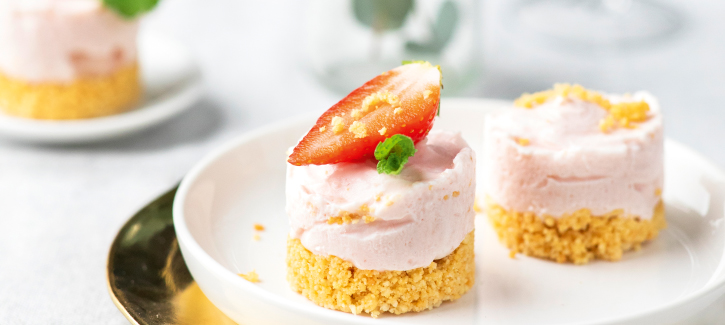 Erdbeer-Kokos-Mini-Cheesecakes