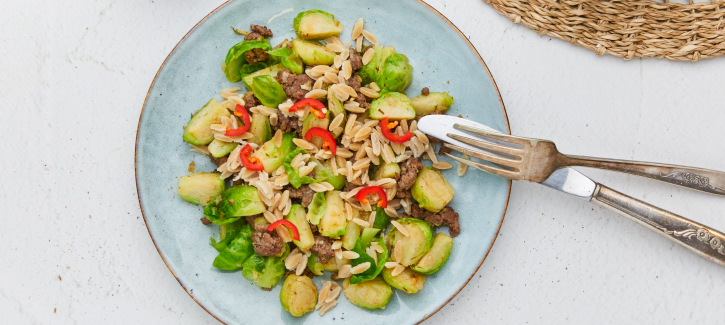 Gebratener Rosenkohl mit Tatar und Reis