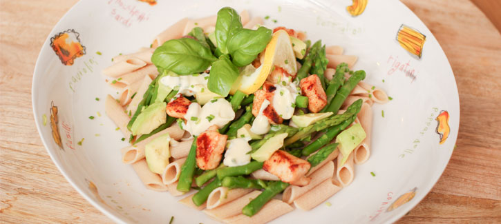 Pasta mit Spargel und frischem Zitronen-Schnittlauch-Dressing