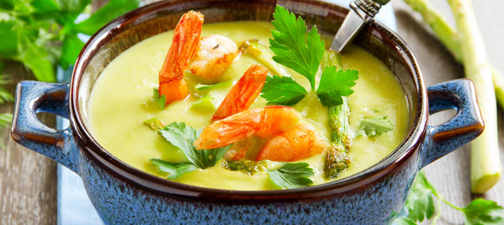 Spargelsuppe mit Garnelen, Low Carb Rezept