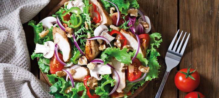 Endiviensalat mit gegrilltem Hähnchen