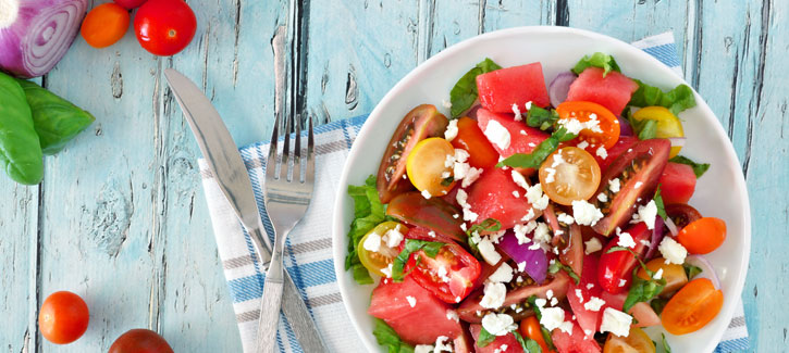 Tomaten-Wassermelonen-Salat mit Feta
