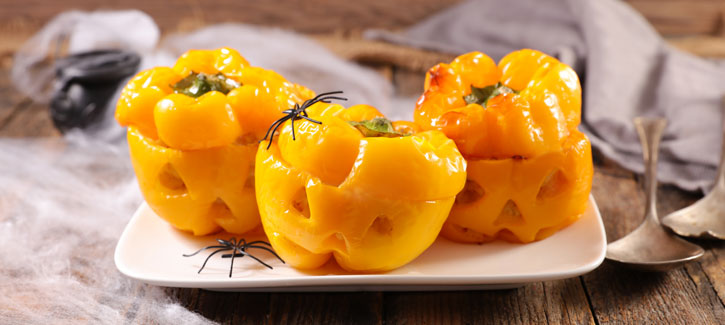 Gefüllte Halloween-Paprika