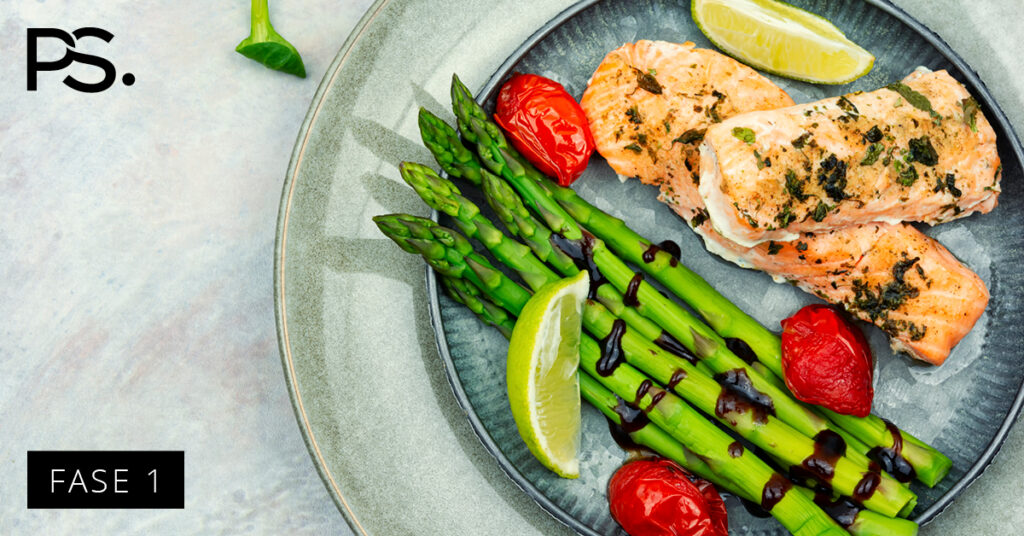 Lachs mit Spargel und gerösteten Tomaten