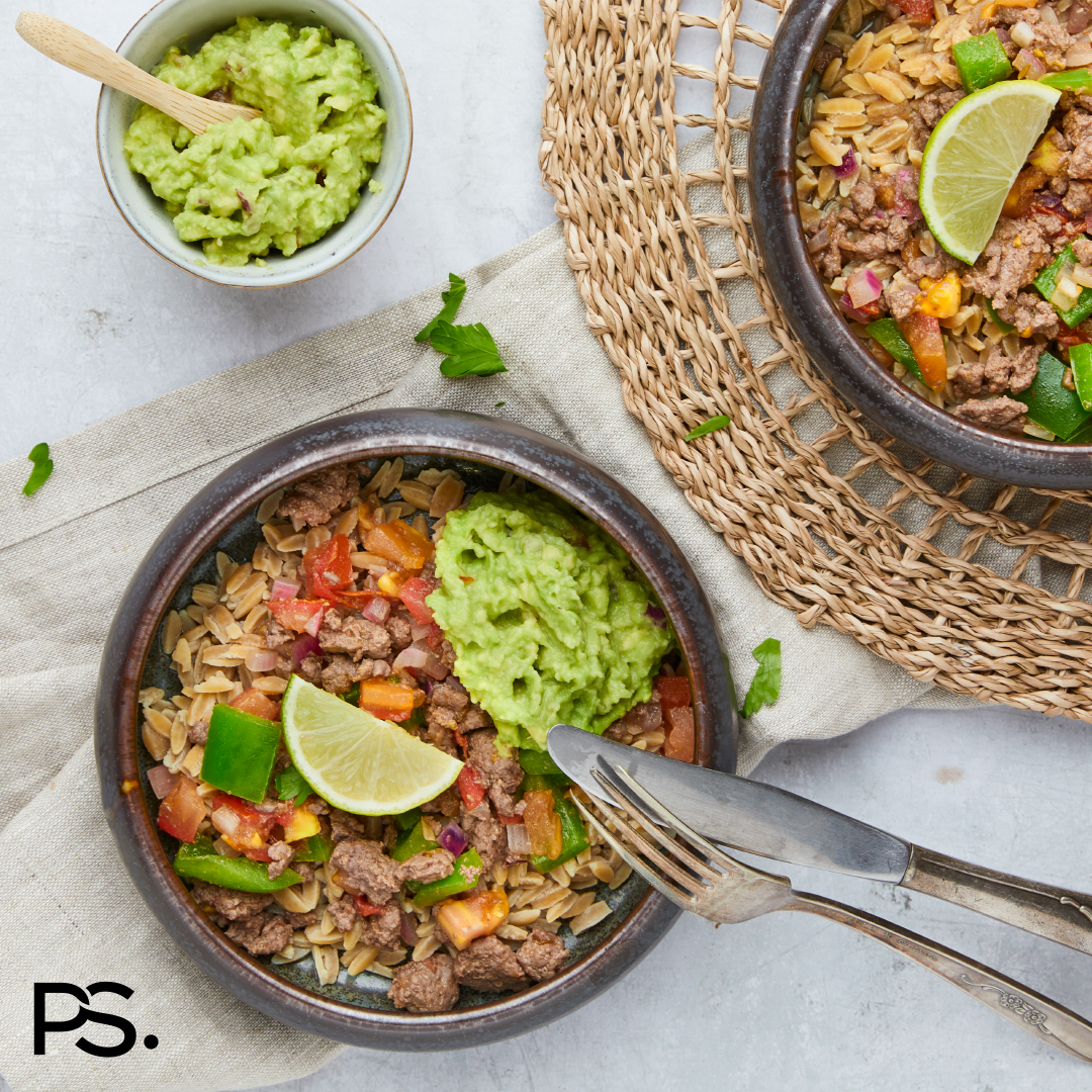 Mexikanischer Reis mit Tatar und Guacamole