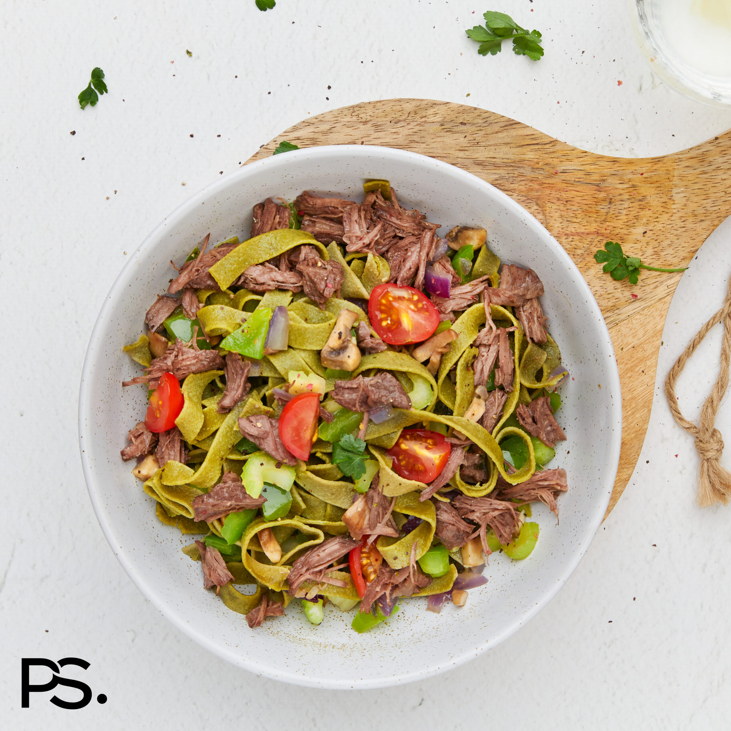 Tagliatelle mit Schmorfleisch und Gemüse