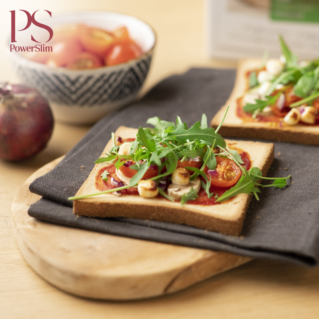 Pizza-Toast mit Champignons und Ziegenkäse