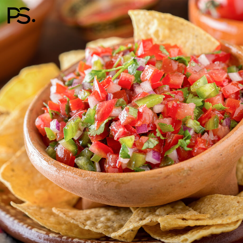 Käse-Tortilla-Chips mit Pico de Gallo