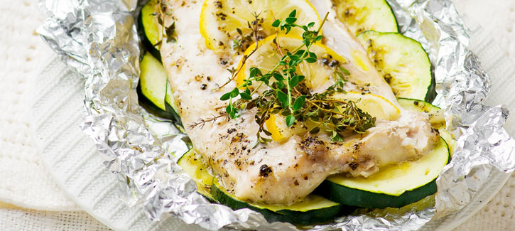 Fischpäckchen mit Kabeljau und Zucchini